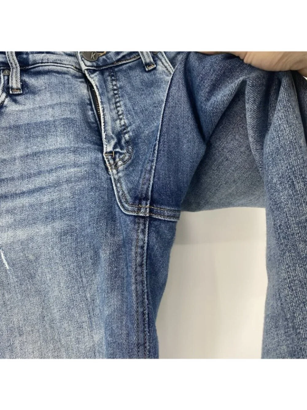 KUT From The Kloth Size 8 Blue Rachel High Rise Mom Jeans Cropped Distressed